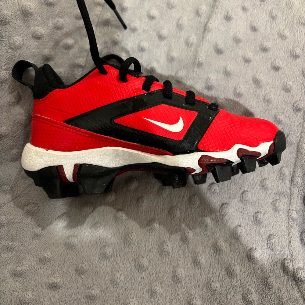 Nike Kids Football Cleats - Picture 4 of 7